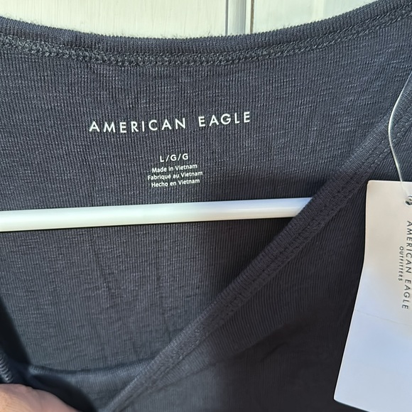American Eagle women’s shirt - Picture 3 of 3